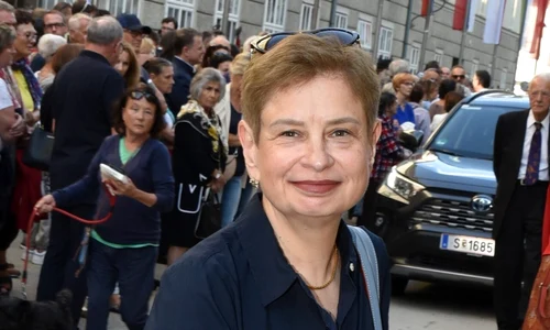 Nina Hrușciova jfif