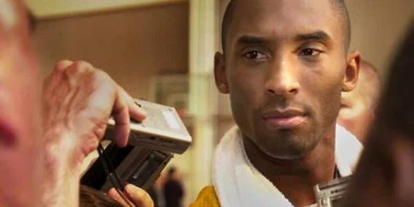 BASCHET: Tricoul lui Koby Bryant, vândut pe trei continente