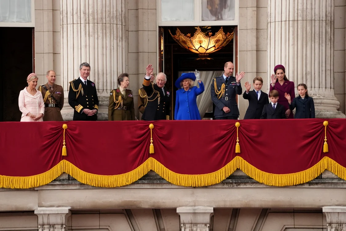 Regele Charles, Regina Camilla, Prințul William, Kate Middleton și alți membrii ai familiei regale foto Profimedia (2) jpg