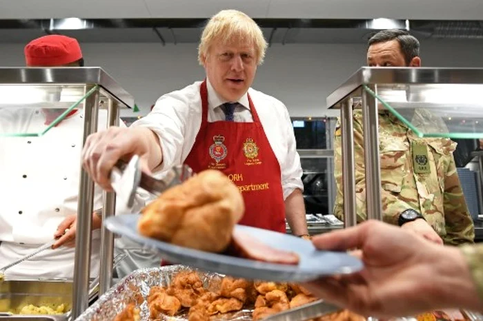 Boris Johnson a vizitat trupele britanice din Estonia FOTO AFP