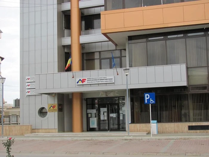 Finanţele Publice au program prelungit FOTO Adevărul