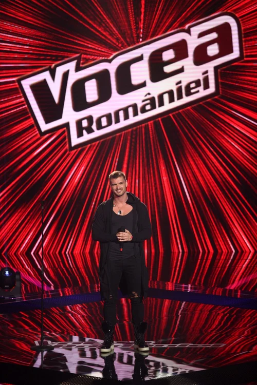 Vocea României 2015. Bogdan Vlădău a impresionat-o pe Loredana cu vocea sa, dar și cu apariția sexy