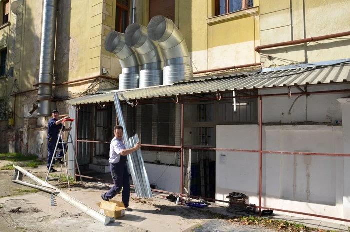 Construcţia ilegală a fost îndepărtată de cei de la McDonald's