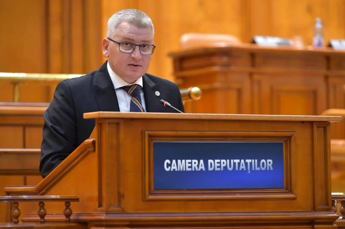 
    Deputatul PNL Florin Roman a depus amendamentul pentru impozitarea pensiilor speciale  