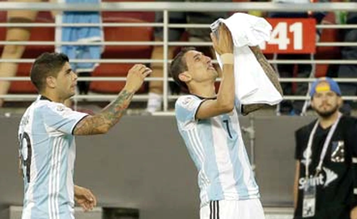 Mijlocaşul argentinian a marcat în Copa America la câteva ore după ce a aflat teribila vesteFoto: AP