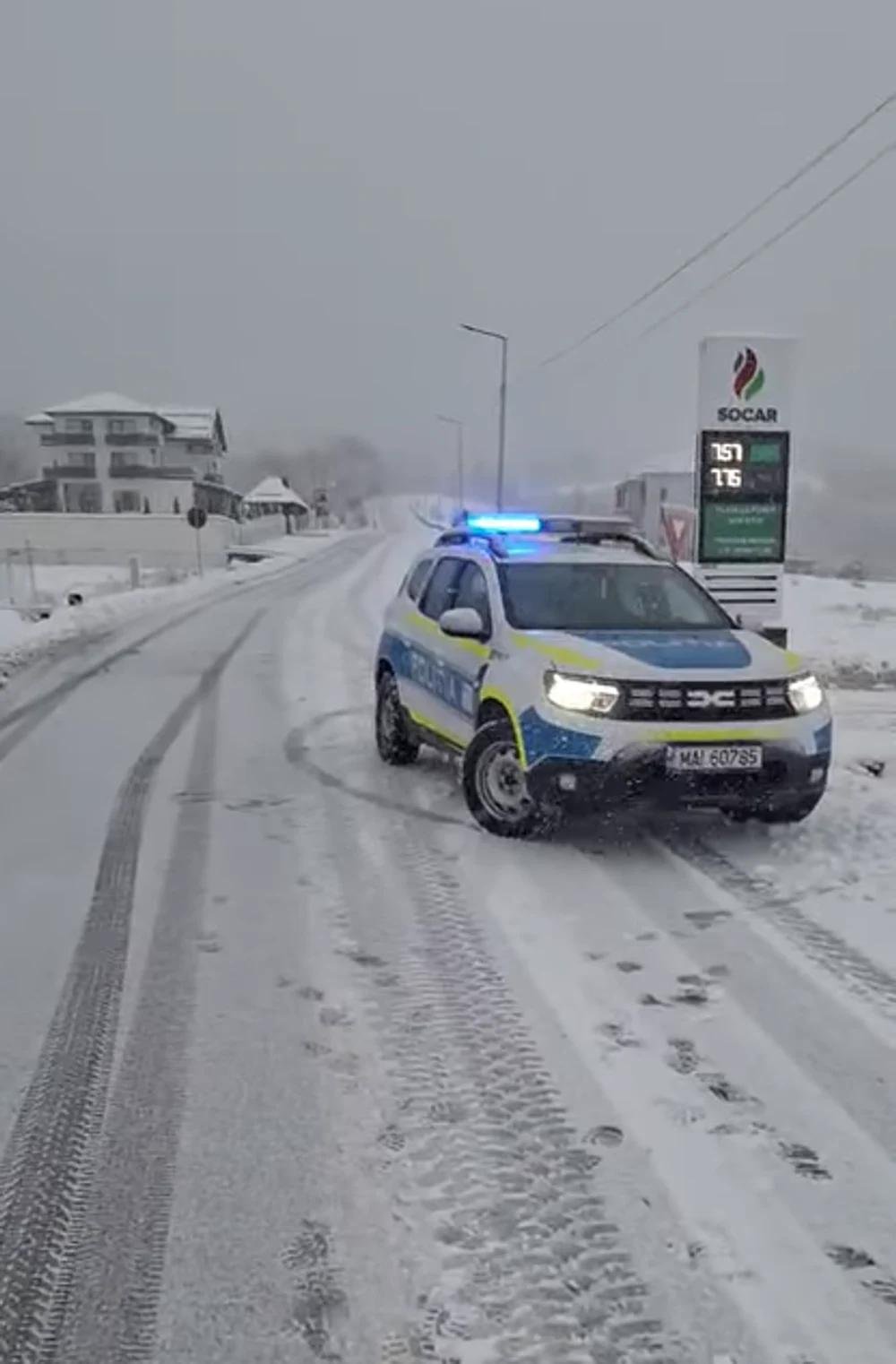 Filtru rutier pe DN 67C Novaci – Rânca. Acces permis doar autovehiculelor 4x4 sau echipate cu lanțuri