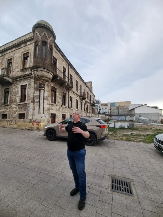 Cristian Cealera spune istoria Casei de piatră