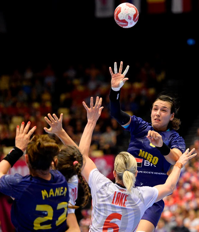 
    Cristina Neagu  