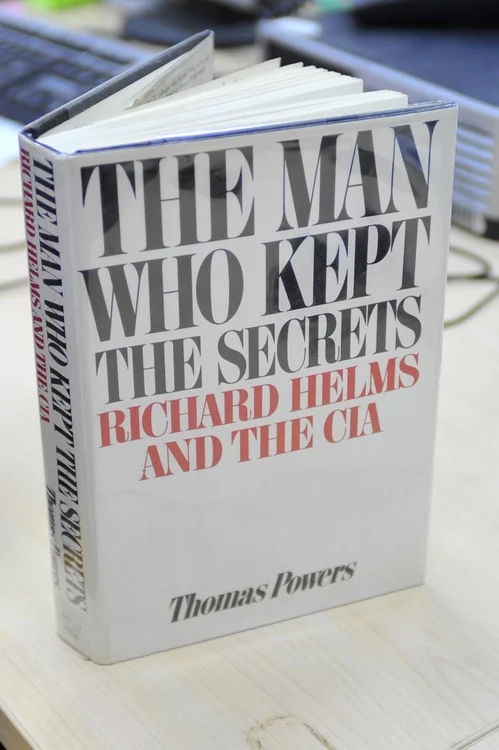 the man who kept Secrets ianuarie JPG jpeg