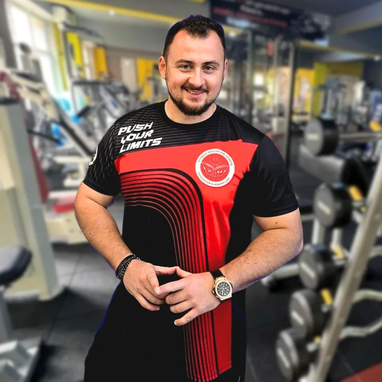 Iulian Dinu îți oferă câteva sfaturi pentru masa de Paște Foto: FB