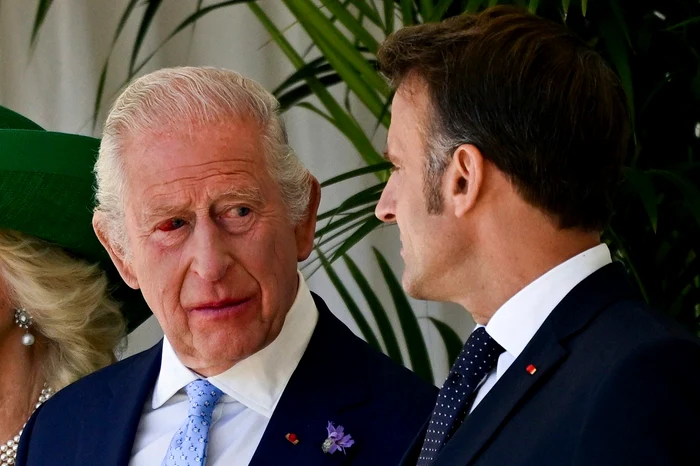 Regele Charles și Emmanuel Macron foto profimedia (3) jpg