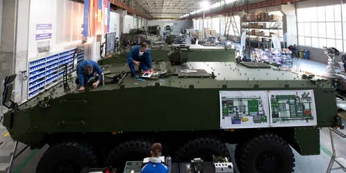 Fabrica General Dynamics a demarat producţia de blindate PIRANHA 5 FOTO General Dynamics