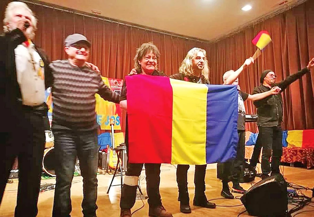 Leo şi trupa sa au cântat de 1 Decembrie