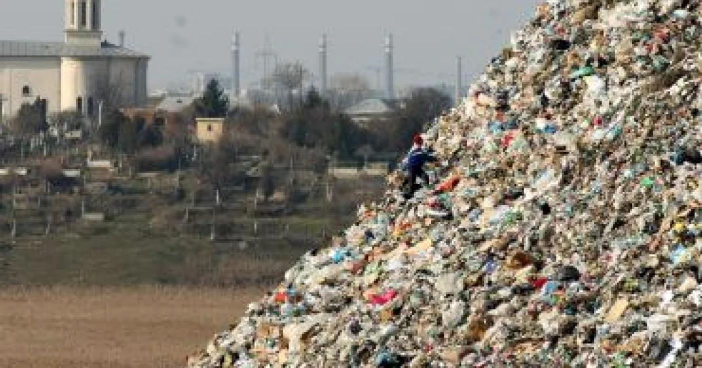 Gunoaiele din România: un pas până la amenda de 200.000 de euro pe zi