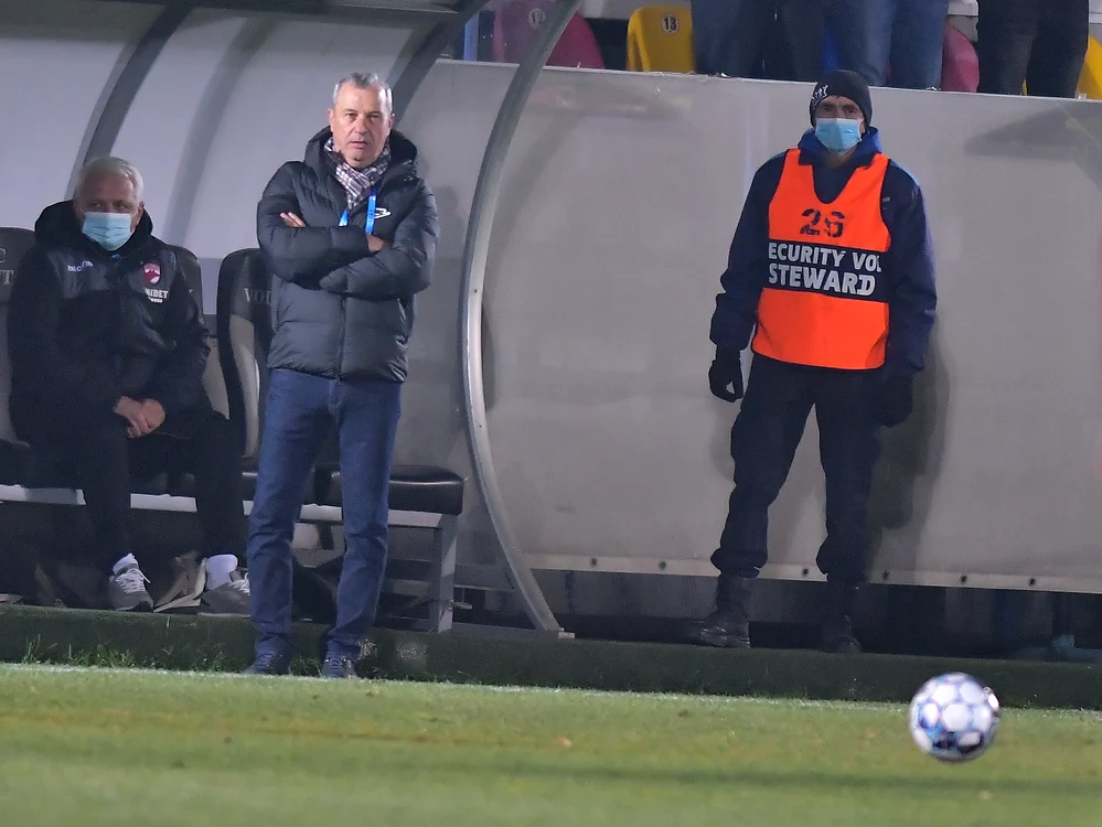 
    Mircea Rednic spune că FC Dinamo are nevoie de puncte ca de aerFoto: sportpictures.eu  