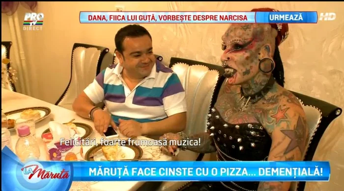 Adi Minune şi femeia Dracula acasă la artist