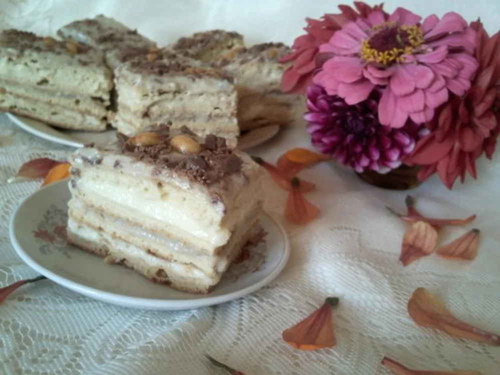 
    Prăjitură cremoasă  