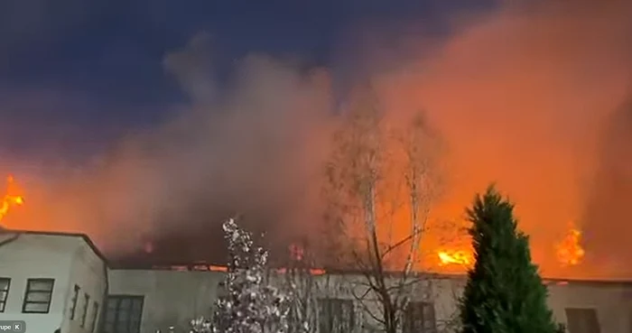 Incendiu la Mănăstirea Bistrița / FOTO: captură Gazeta Sud