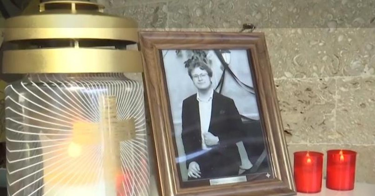 Ce l-ar fi împins la sinucidere pe elevul de la Colegiul de Arte din Constanța. S-a deschis dosar penal. Familia va fi audiată SURSE