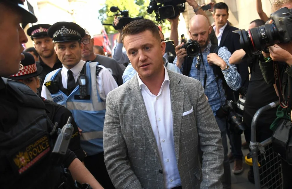 Activistul de extremă dreapta Tommy Robinson, reținut pe aeroportul Heathrow în baza legilor antiterorism