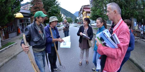 caravana frumoasa alba