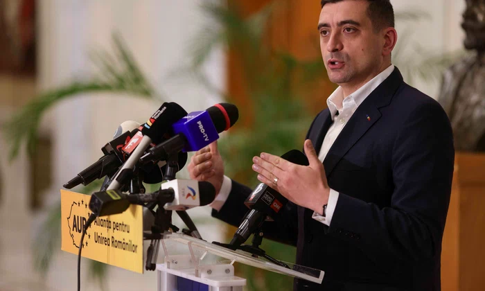 Președintele AUR, George Simion, face declarații de presă după depunerea moțiunii de cenzură alături de PSD împotriva guvernuluii. FOTO Inquam Photos / Octav Ganea