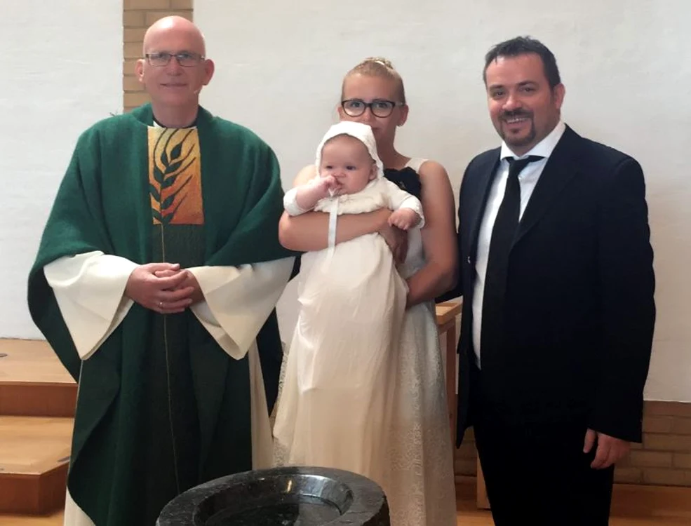 Cei doi părinţi au fost foarte emoţionaţi la ceremonia religioasă