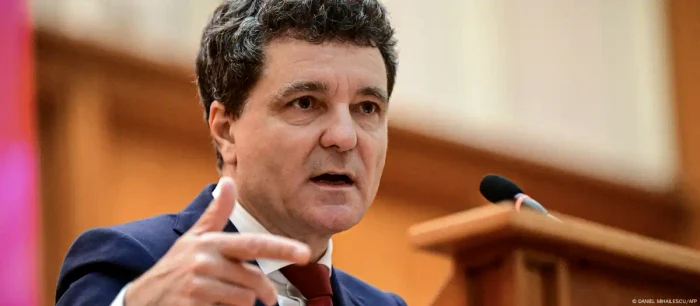 Forțează N. Dan Constituția? De ce nu l-ar vrea pe Bolojan