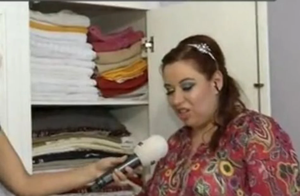 Oana este obsedată de prosoape şi aşternuturi de pat şi are acasă o întreagă colecţie (captură: Kanal D)