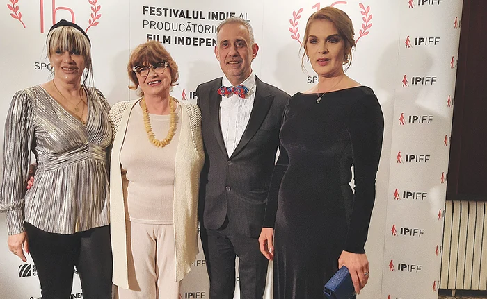 Cezara Dafinescu şi Manuela Hărăbor, încântătoare la orice vârstă