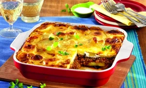 musaca de cartofi cu carne 580x400 jpeg