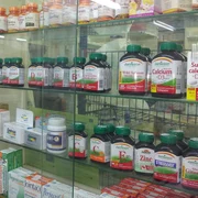 farmacie, raft supliemnte   foto pixabay jpg