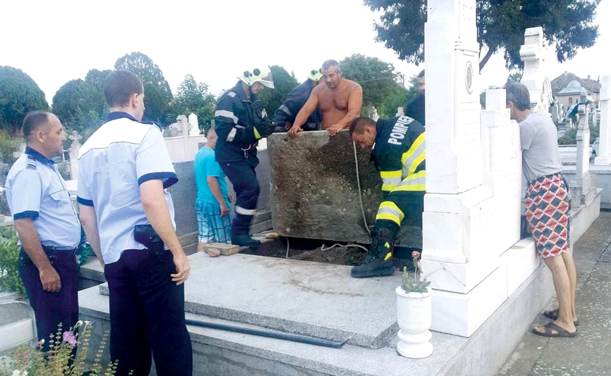 
    Căţelul a fugit imediat ce a fost eliberat  