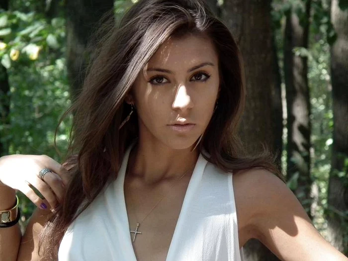 Bianca Mihalache are 19 ani, 1,74 metri înălţime, iar dimensiunile ei sunt 84-59-90