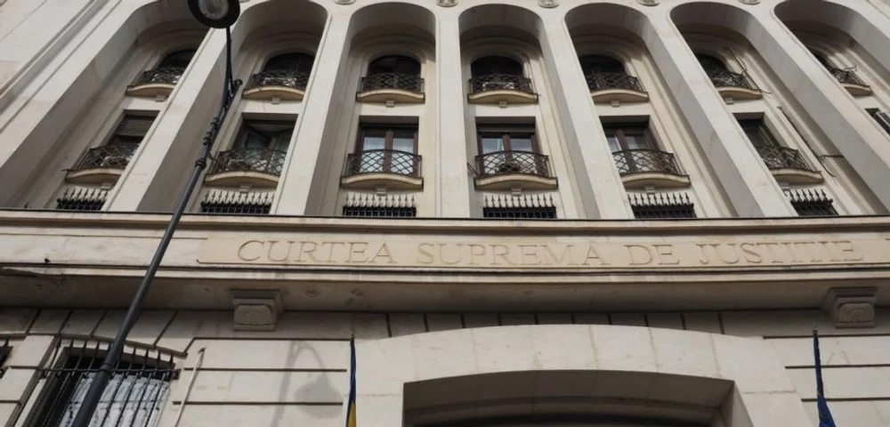 Cei doi sabotori, acuzați că plănuiau incendierea sediului din București al celei mai mari companii de curierat ucrainene, rămân în arest preventiv