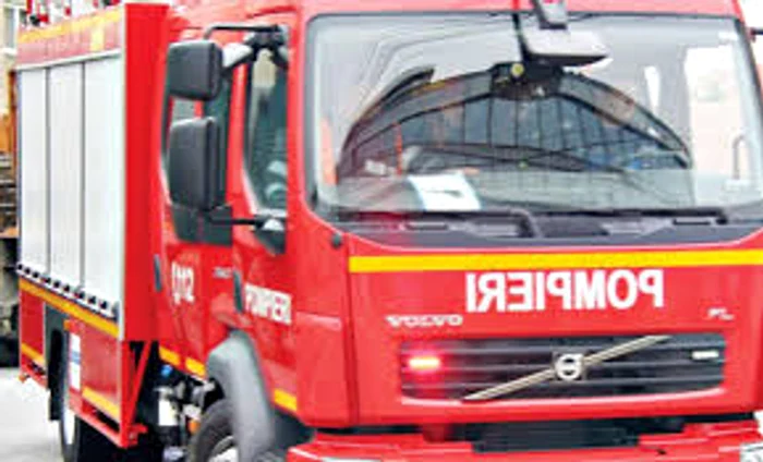 Pompierii au reuşit să stingă flăcările până ca acestea să apuce să se extindă