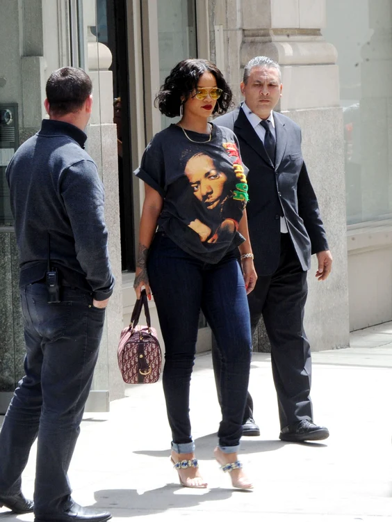 Singer Rihanna steps out casual chic in New York City jpeg