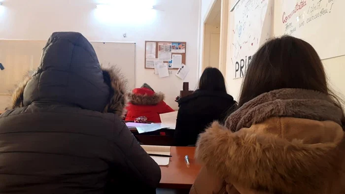 Elevii tremură de frig în clase