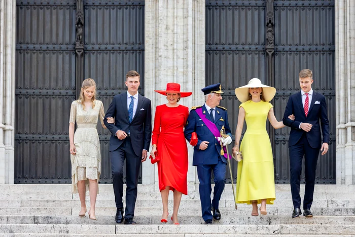 De la stânga, Prințesa Eleonore, Prințul Gabriel, Regina Mathilde, Regele Filip, Prințesa Elisabeta și Prințul Emmanuel ai Belgiei, Foto Getty (1) jpg