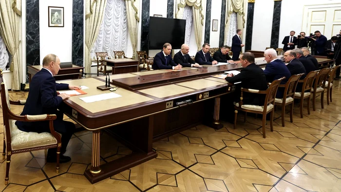 Vladimir Putin, la şedinţa Consiliului rus de securitate nucleară. Foto The Moscow Time