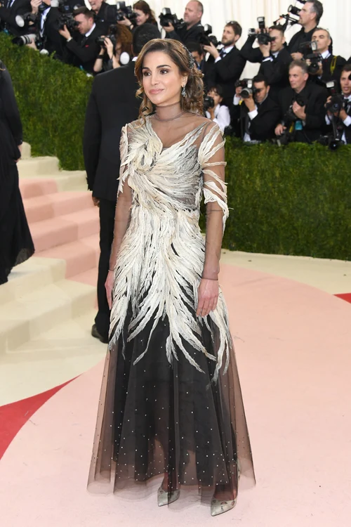 Regina Rania, o clientă fidelă brandului, aici la MET Gala. FOTO: Getty Images