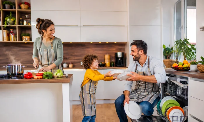 Mașinile de spălat vase economisesc timp în bucătărie gătit și voie bună în familie Foto DMS Adevărul jpg