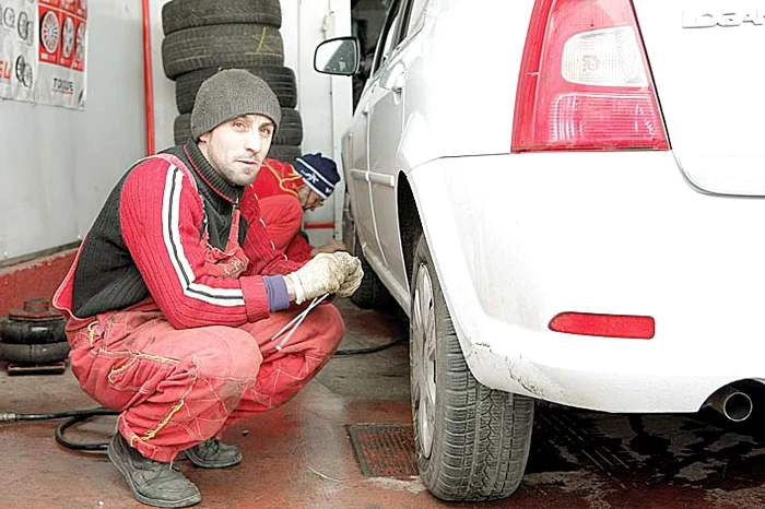 Mecanicii auto au muncit zi-lumină