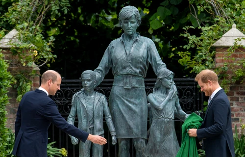 William și Harry au dezvelit o statuie a prințesei DianaFoto: Getty