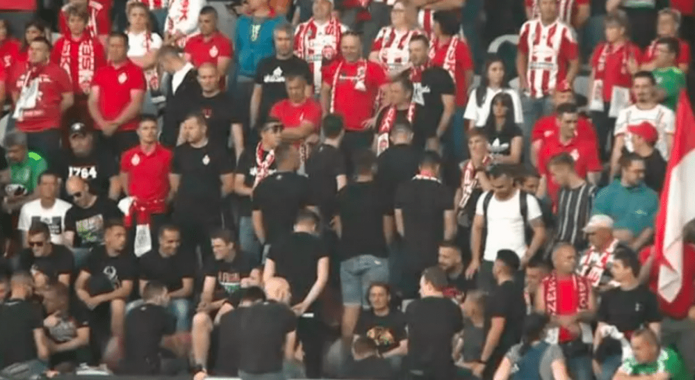 Partida Sepsi - FC U Craiova, întreruptă definitiv de arbitru după 26 de minute! Scandări xenofobe ale suporterilor