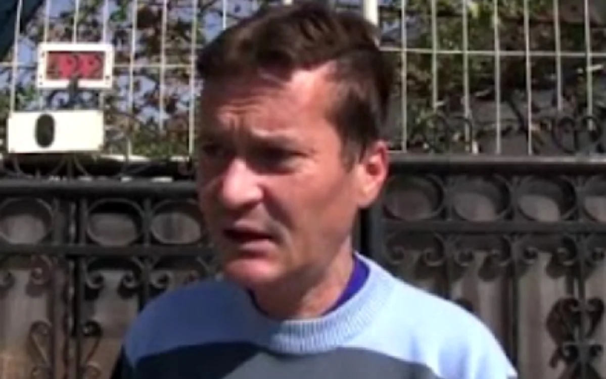 Învăţătorul George Ştiucă e acuzat că vine mereu beat la ore FOTO Captură video