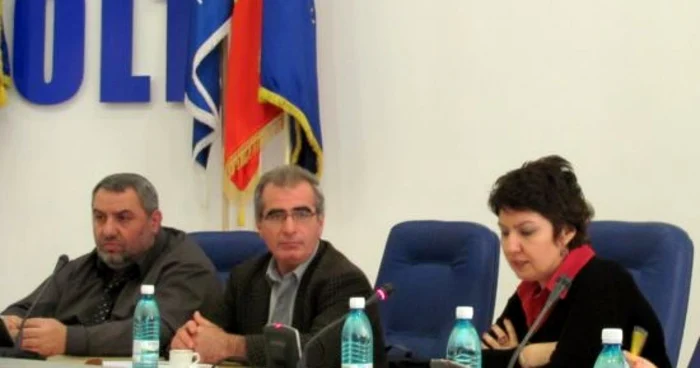 Cooperarea transfrontalieră, un succes la Olt. Foto: Stilian Vârbanov - reprezentant regiunea Pleven(stânga) şi Daniela Lungu- CJ Olt (dreapta)