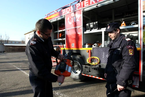 Cea mai modernă autoutilitară a pompierilor ieşeni