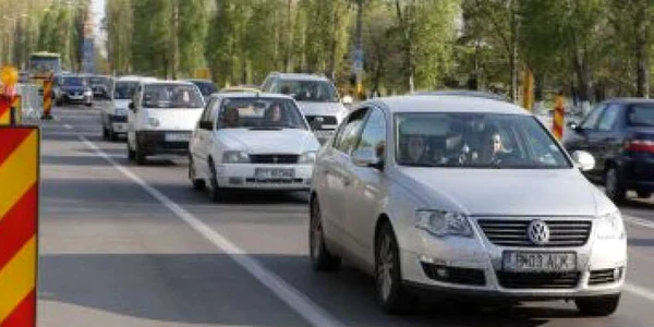Coloană de maşini de 10 kilometri pe DE 60 din cauza unui accident