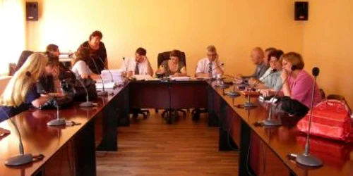 Profesorii, nemulţumiţi de decizia luată la nivel central